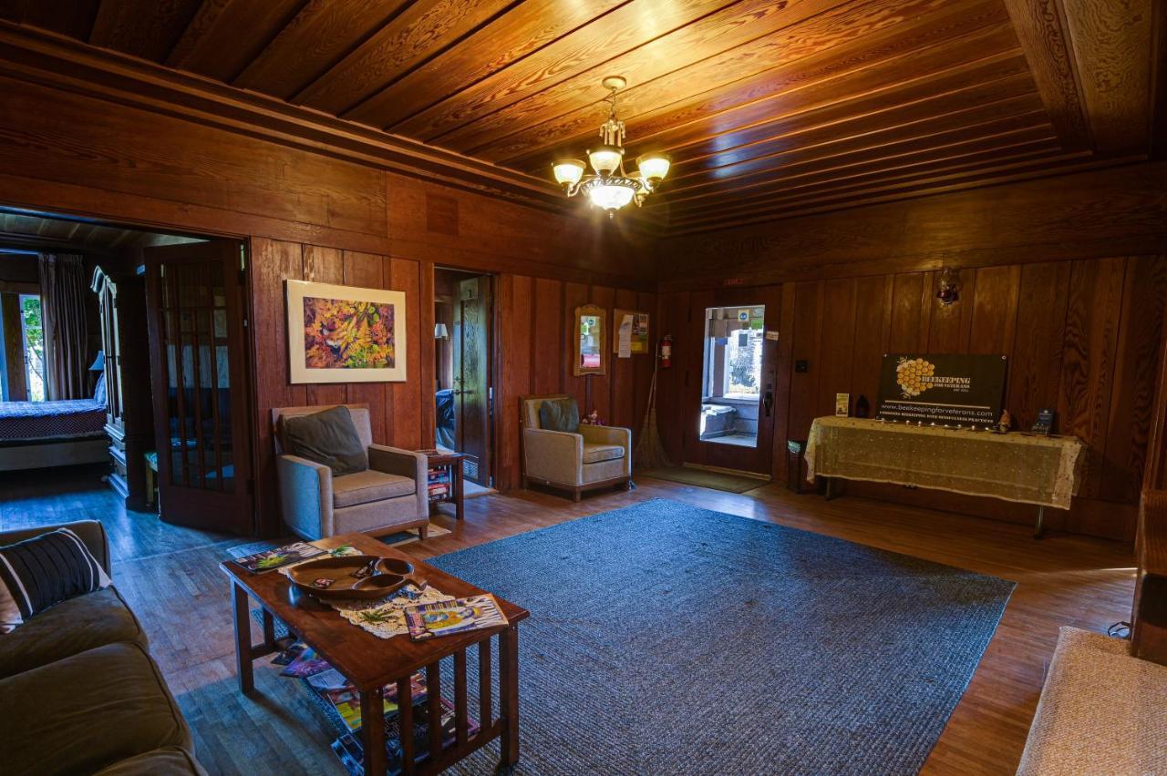 The Captains Quarters Fort Bragg Eksteriør billede